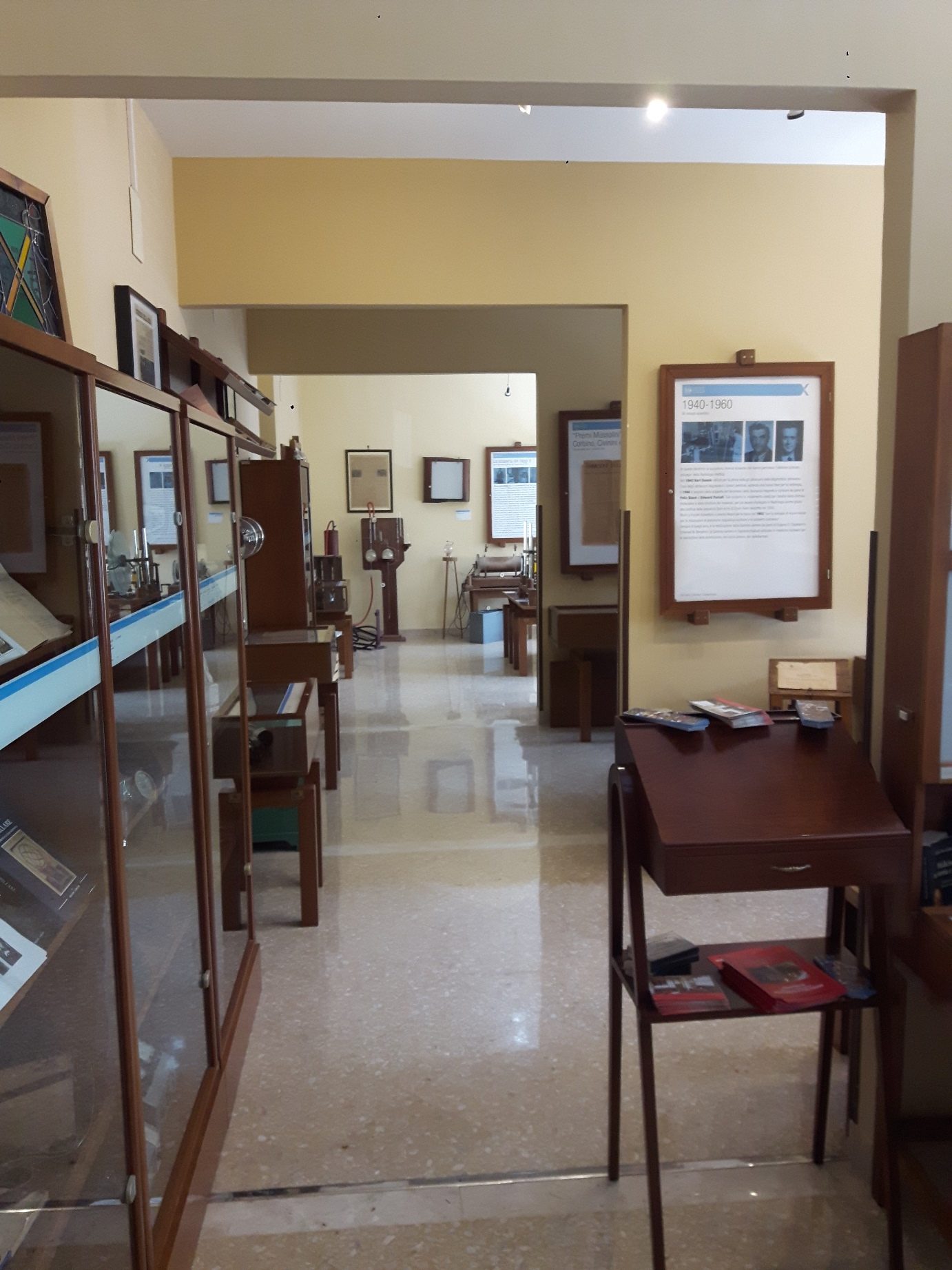 Museo%20della%20Radiologia%2C%20Palermo%20-%2009.jpg